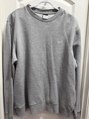 Nike Men's Gray Crewneck Sweatshirt.  Size XL